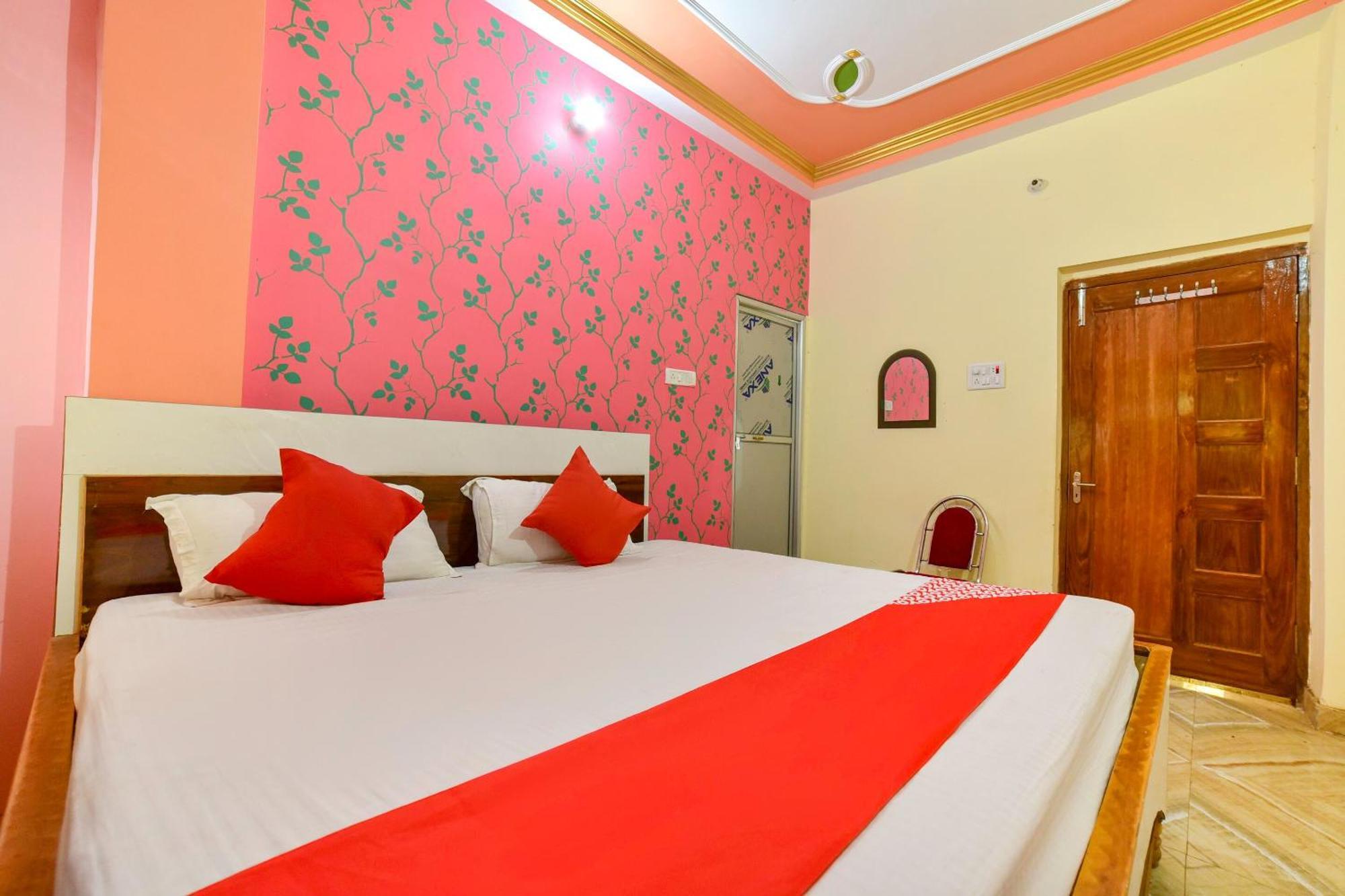 Oyo Flagship Ashoka Guest House Bihta ภายนอก รูปภาพ