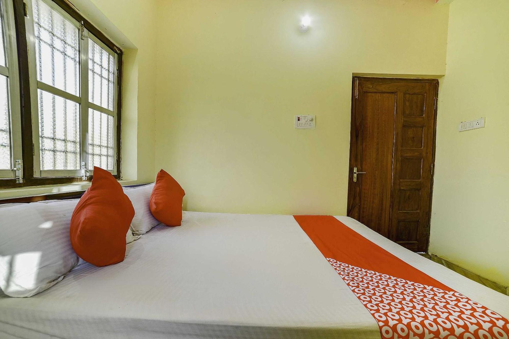 Oyo Flagship Ashoka Guest House Bihta ภายนอก รูปภาพ