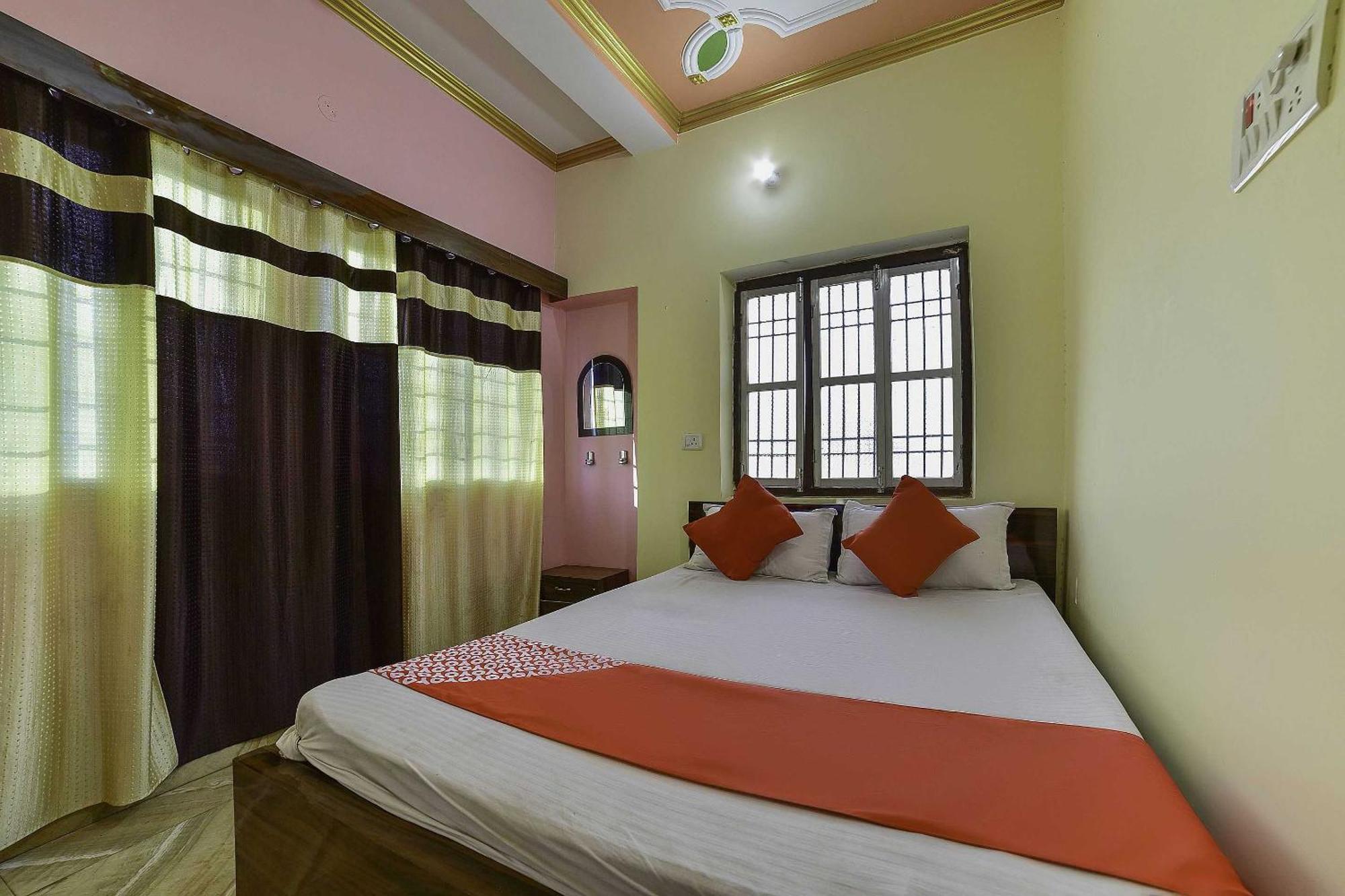 Oyo Flagship Ashoka Guest House Bihta ภายนอก รูปภาพ